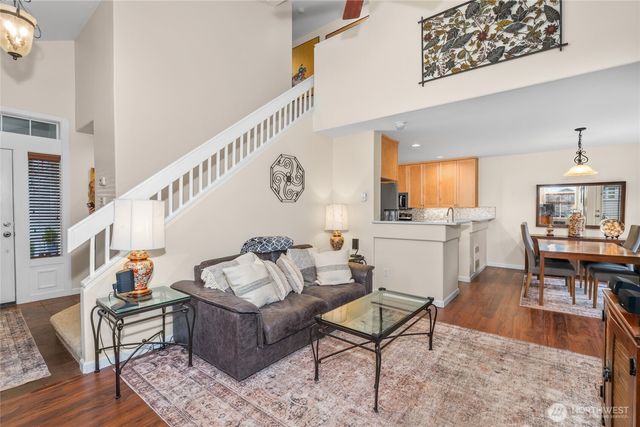 562 Elma Avenue NE, Renton, WA 98059