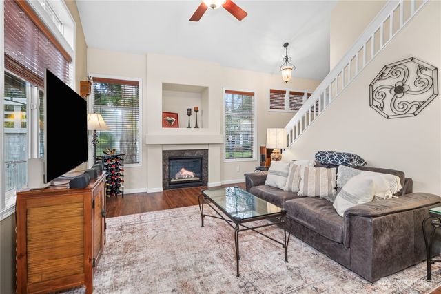 562 Elma Avenue NE, Renton, WA 98059