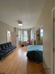 65 Burbank St 26, Boston, MA 02115