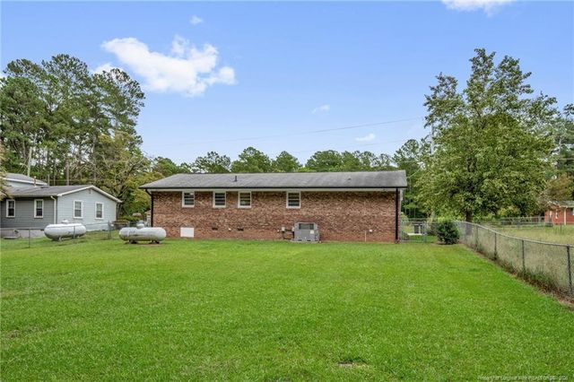 3858 Red Oak Drive, Fayetteville, NC 28306