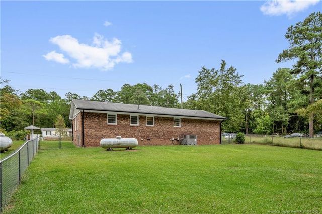 3858 Red Oak Drive, Fayetteville, NC 28306