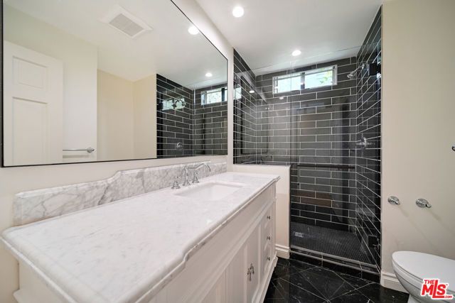 435 N PALM Drive 203, Beverly Hills, CA 90210