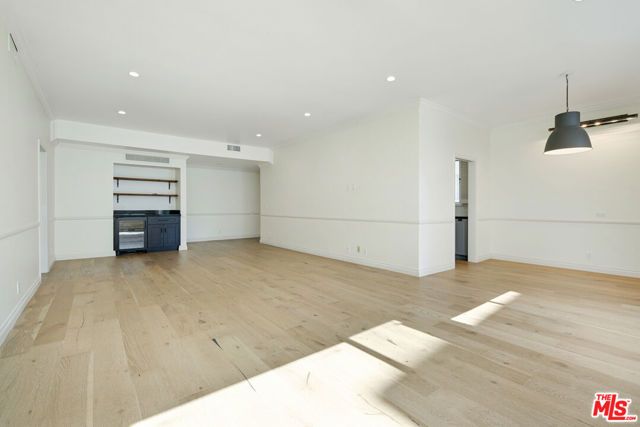 435 N PALM Drive 203, Beverly Hills, CA 90210