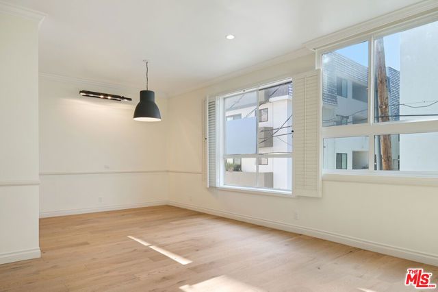 435 N PALM Drive 203, Beverly Hills, CA 90210