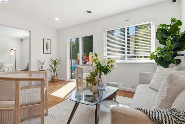 8318 Mulberry Pl, Dublin, CA 94568