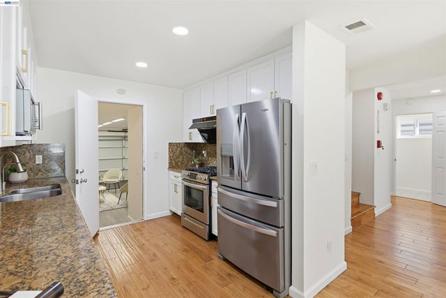 8318 Mulberry Pl, Dublin, CA 94568