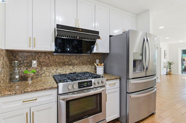 8318 Mulberry Pl, Dublin, CA 94568