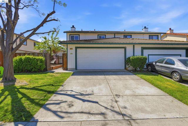 8318 Mulberry Pl, Dublin, CA 94568