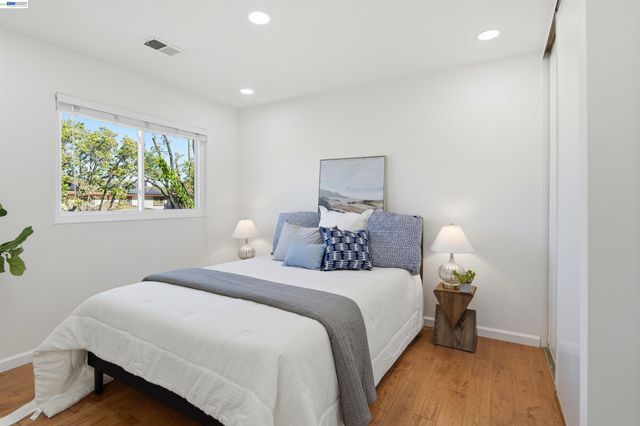 8318 Mulberry Pl, Dublin, CA 94568