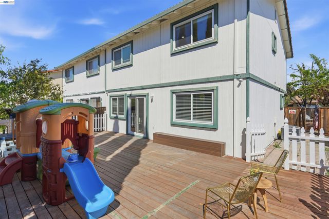 8318 Mulberry Pl, Dublin, CA 94568