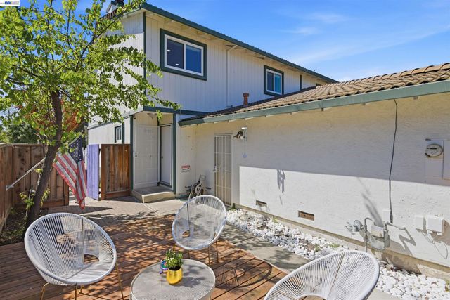 8318 Mulberry Pl, Dublin, CA 94568