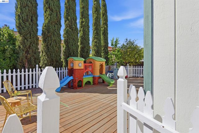 8318 Mulberry Pl, Dublin, CA 94568