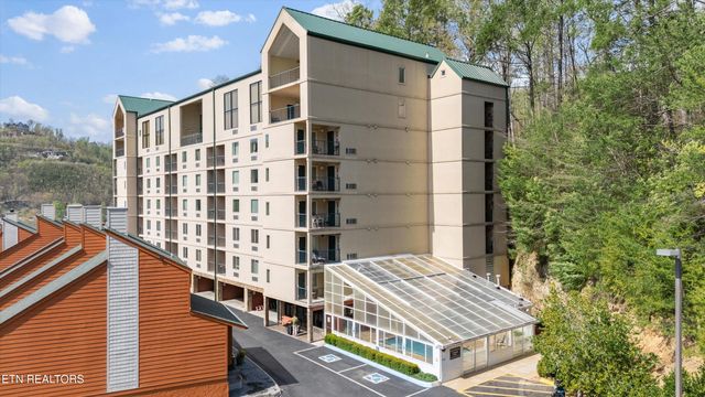 413 Baskins Creek Rd UNIT 308, Gatlinburg, TN 37738