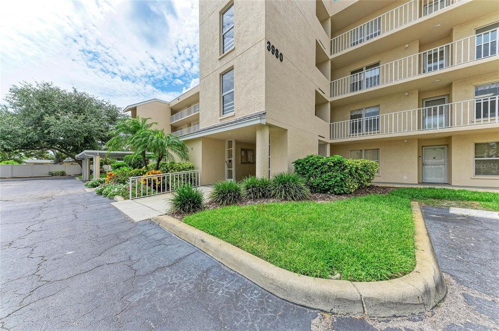 Image 2 of property listing at 3980 IRONWOOD CIRCLE 301, Bradenton, FL 34209