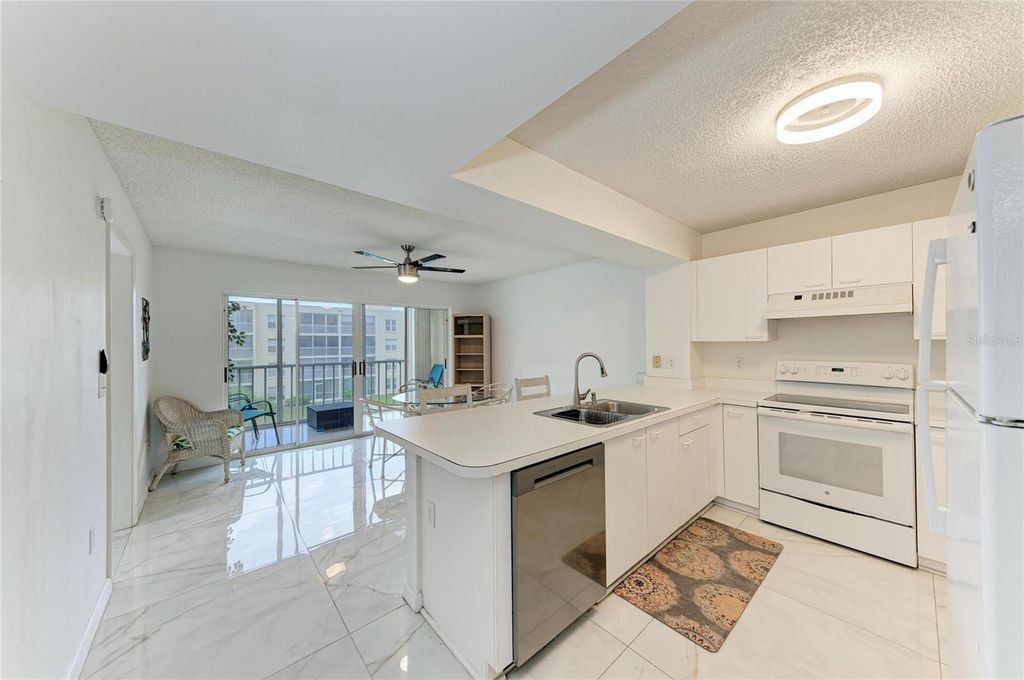 Image 12 of property listing at 3980 IRONWOOD CIRCLE 301, Bradenton, FL 34209
