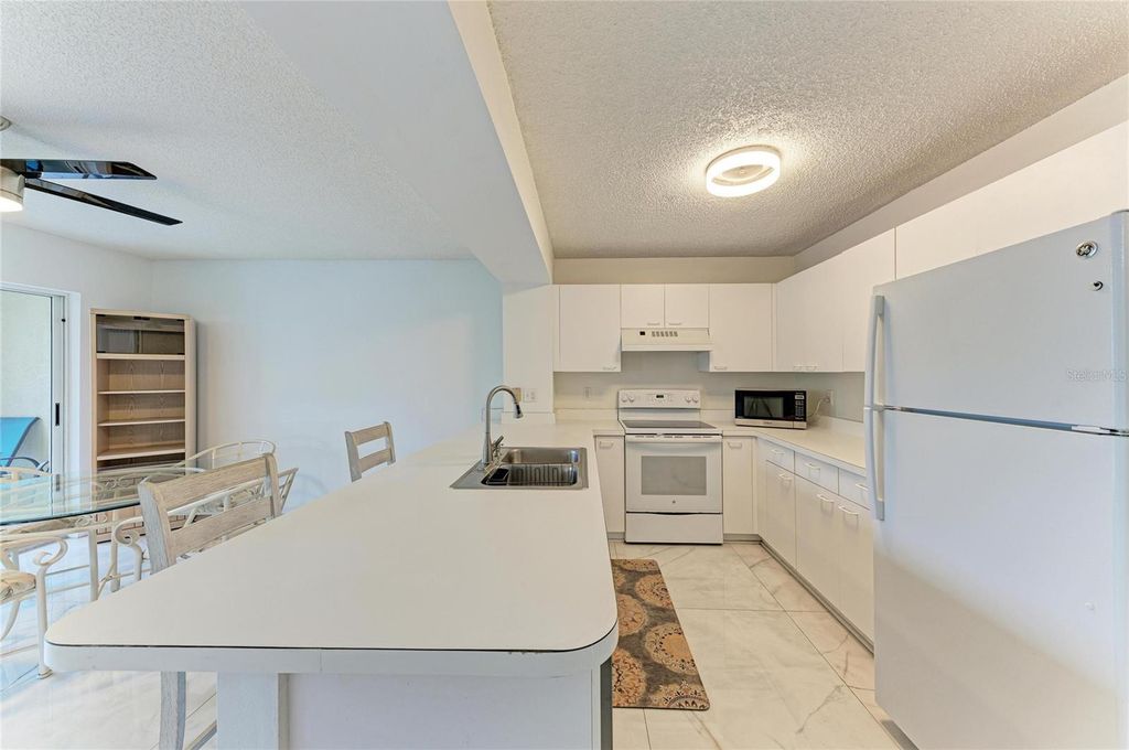 Image 13 of property listing at 3980 IRONWOOD CIRCLE 301, Bradenton, FL 34209