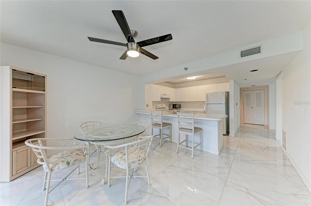 Image 16 of property listing at 3980 IRONWOOD CIRCLE 301, Bradenton, FL 34209