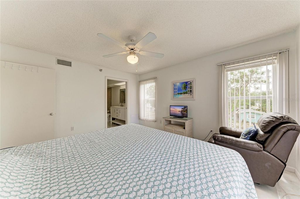 Image 21 of property listing at 3980 IRONWOOD CIRCLE 301, Bradenton, FL 34209
