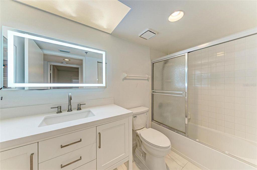 Image 27 of property listing at 3980 IRONWOOD CIRCLE 301, Bradenton, FL 34209