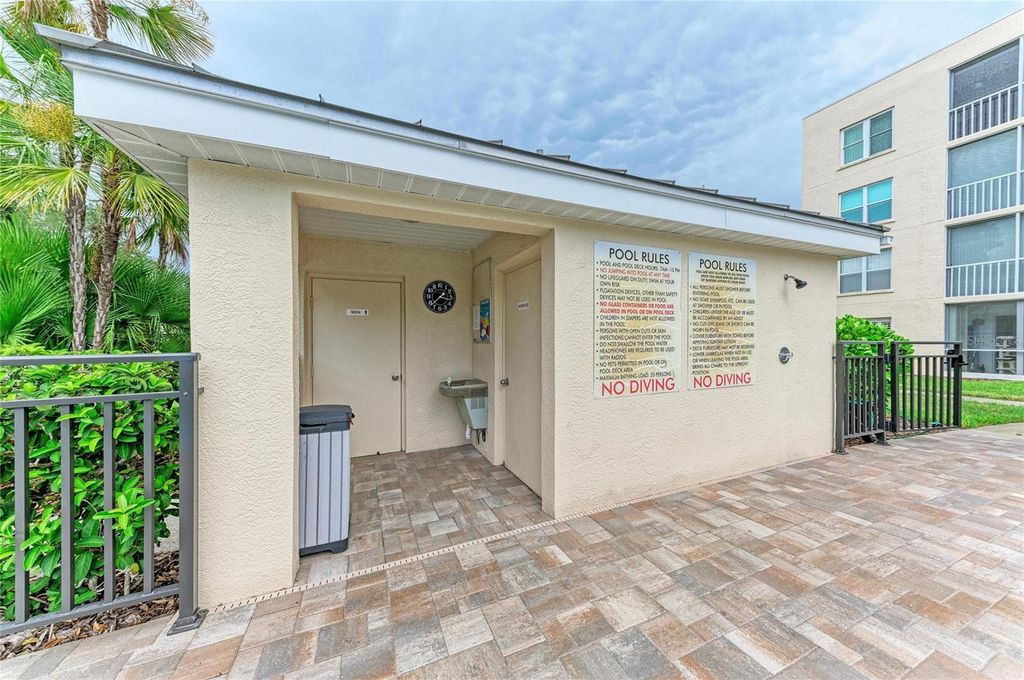 Image 36 of property listing at 3980 IRONWOOD CIRCLE 301, Bradenton, FL 34209