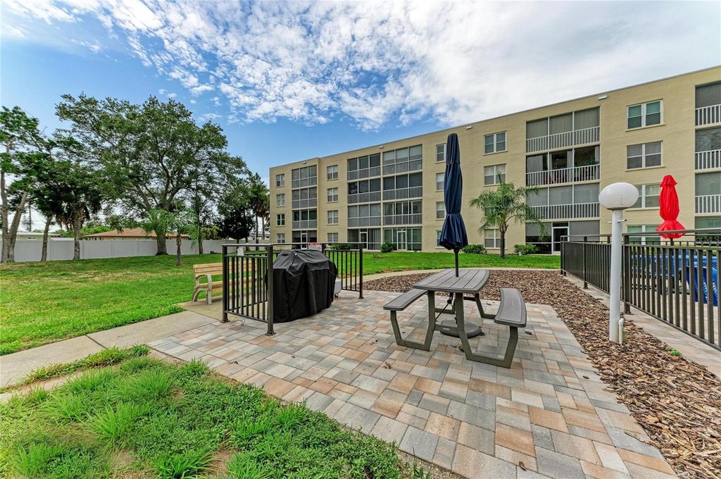 Image 37 of property listing at 3980 IRONWOOD CIRCLE 301, Bradenton, FL 34209