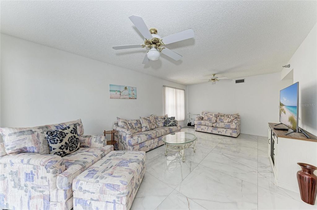 Image 6 of property listing at 3980 IRONWOOD CIRCLE 301, Bradenton, FL 34209