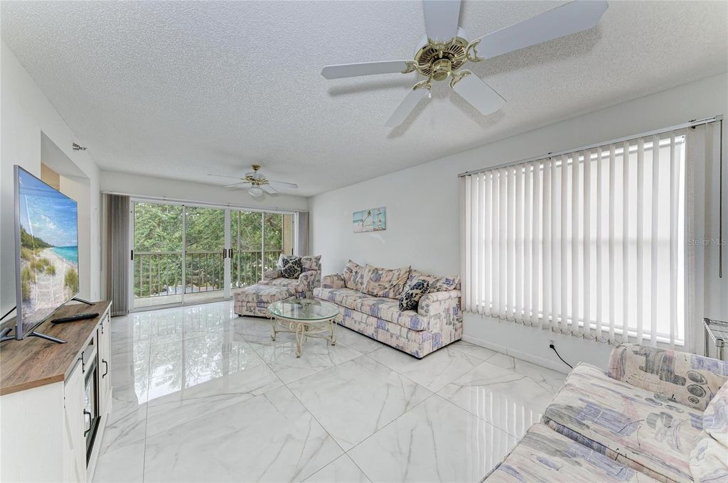 Image 9 of property listing at 3980 IRONWOOD CIRCLE 301, Bradenton, FL 34209