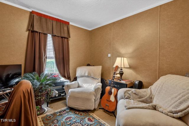 404 Ashville Avenue, Mount Carmel, TN 37645