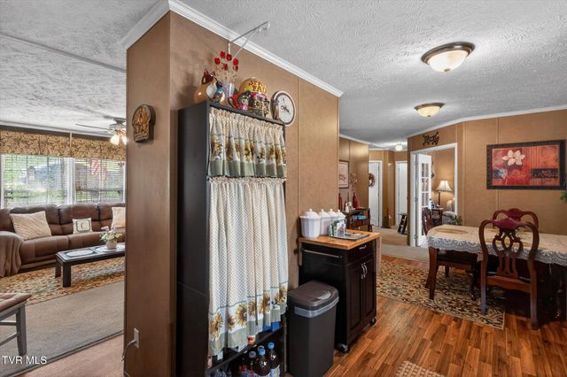 404 Ashville Avenue, Mount Carmel, TN 37645