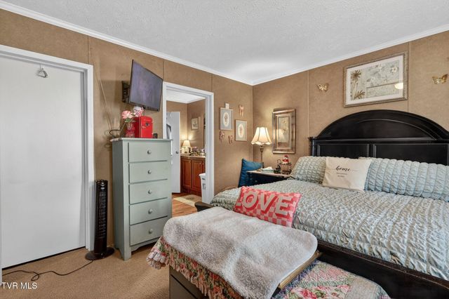 404 Ashville Avenue, Mount Carmel, TN 37645