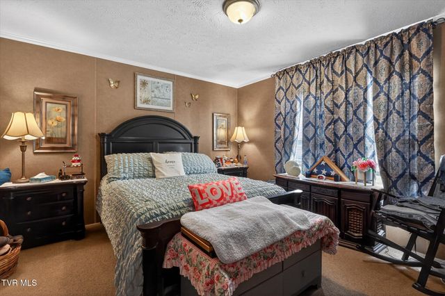 404 Ashville Avenue, Mount Carmel, TN 37645