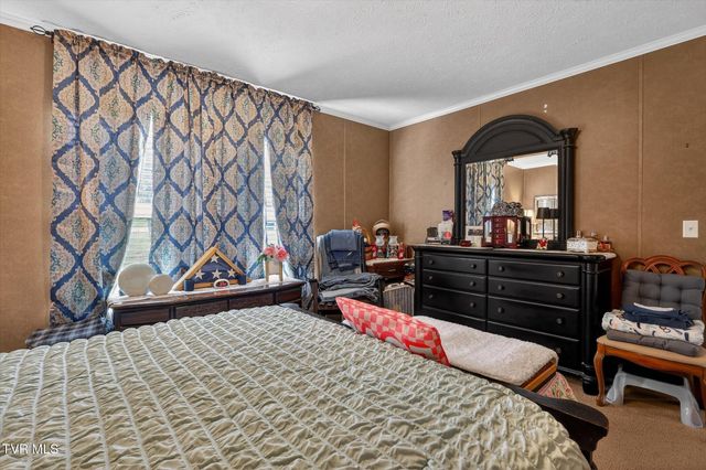 404 Ashville Avenue, Mount Carmel, TN 37645