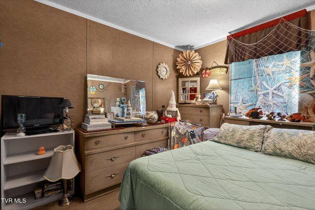 404 Ashville Avenue, Mount Carmel, TN 37645