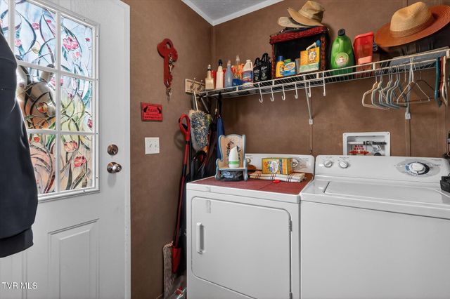 404 Ashville Avenue, Mount Carmel, TN 37645