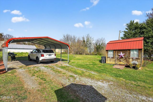 404 Ashville Avenue, Mount Carmel, TN 37645