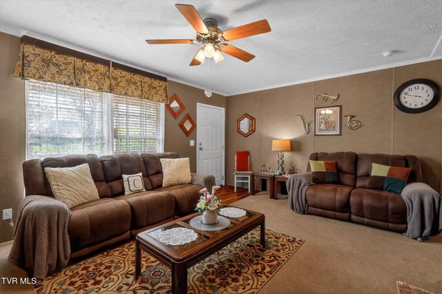 404 Ashville Avenue, Mount Carmel, TN 37645