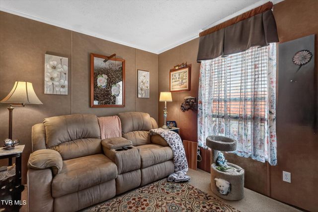 404 Ashville Avenue, Mount Carmel, TN 37645