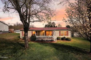 404 Ashville Avenue, Mount Carmel, TN 37645