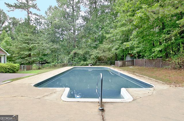 85 Holly Springs Road, Sharpsburg, GA 30277