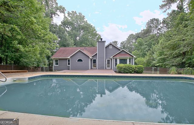 85 Holly Springs Road, Sharpsburg, GA 30277