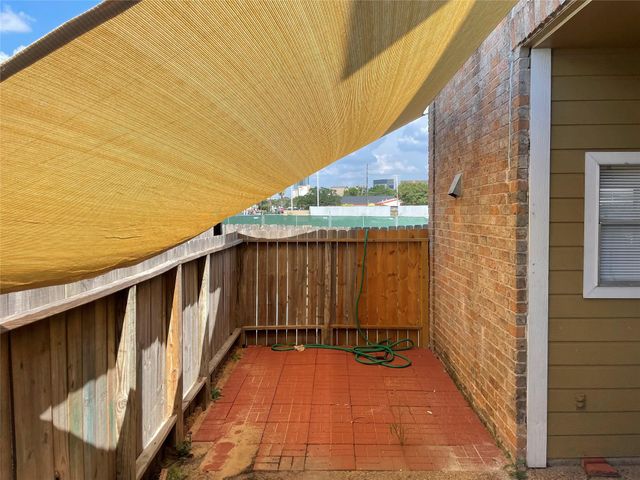 5621 Val Verde Street, Houston, TX 77057