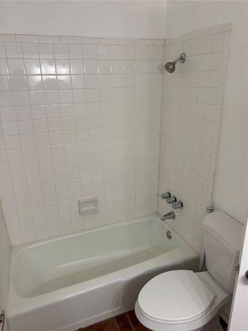 5621 Val Verde Street, Houston, TX 77057