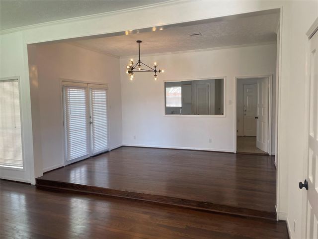 5621 Val Verde Street, Houston, TX 77057