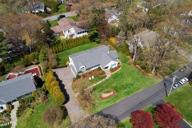 17 Aspen Road, Scarsdale, NY 10583