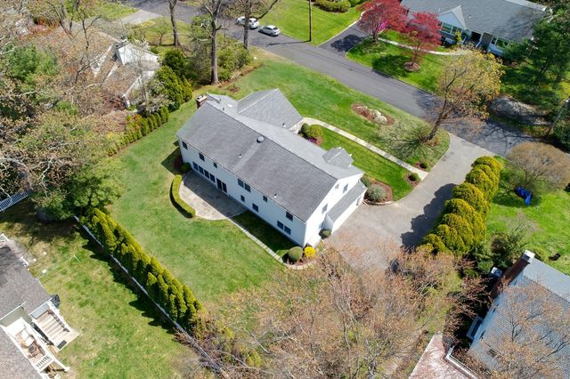 17 Aspen Road, Scarsdale, NY 10583