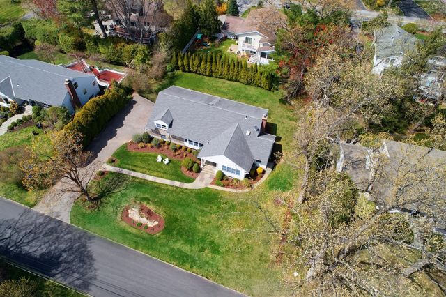17 Aspen Road, Scarsdale, NY 10583