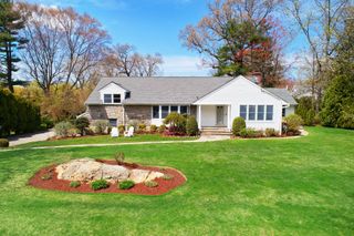 17 Aspen Road, Scarsdale, NY 10583