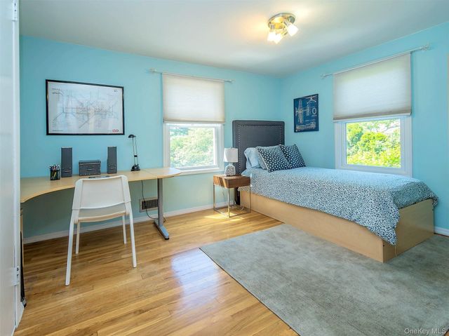 22 Andover Road, Port Washington, NY 11050