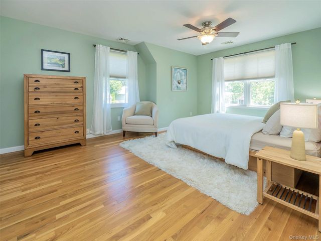 22 Andover Road, Port Washington, NY 11050
