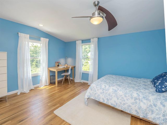 22 Andover Road, Port Washington, NY 11050